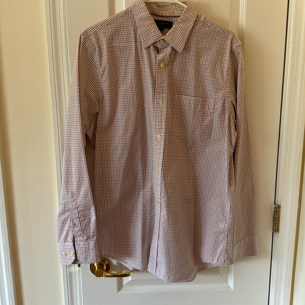 Selling fitted plaid BR shirt. M size Neck is 15-15.5. White, navy, & orange